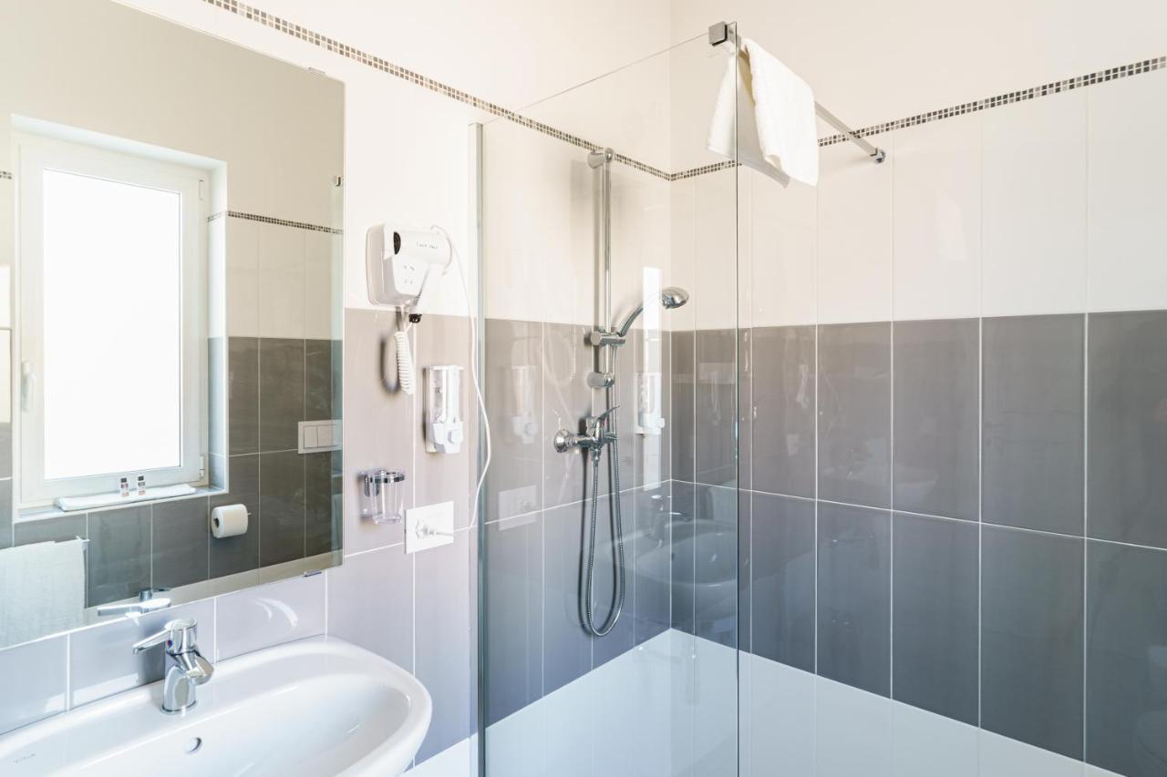Aparthotel Le Marine Bisceglie Extérieur photo